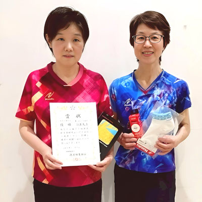 女子60歳以上の部、福島選手(一般３位)と鈴木選手
