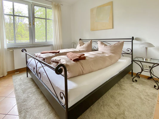 Das Schlafzimmer 2