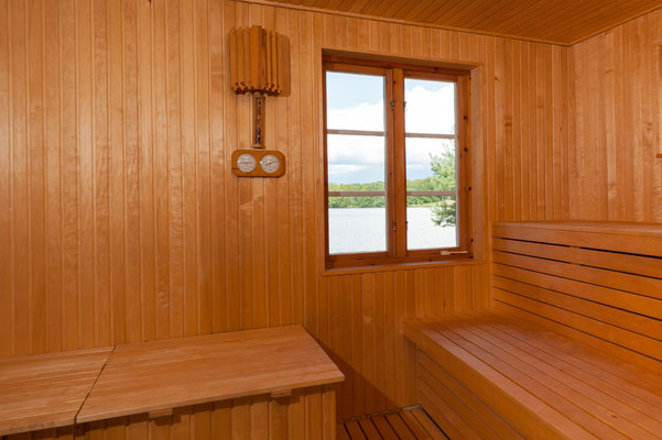 Die Sauna mit Blick auf den See