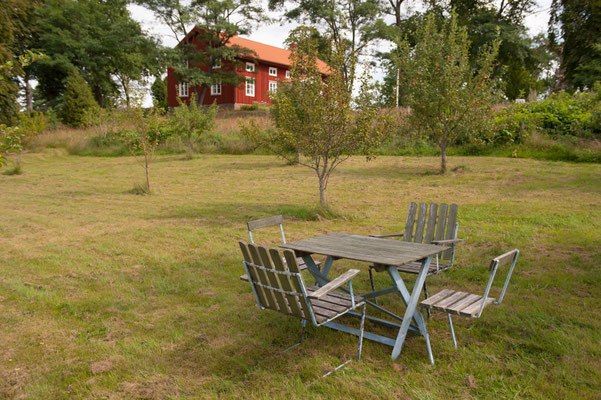 Sitzplatz im Obstgarten