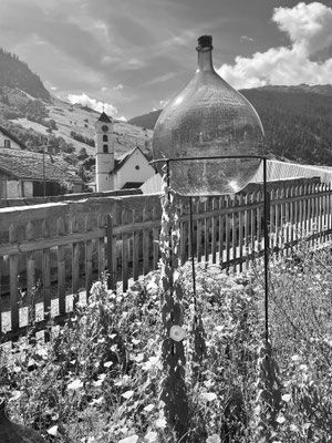 Schwarz-Weiss-Fotografie Vals Kanton Graubünden_© by Evelyne Ziegler – Fotodruck erhältlich auf Hahnemühle Fineart-Papier 40 x 32 cm