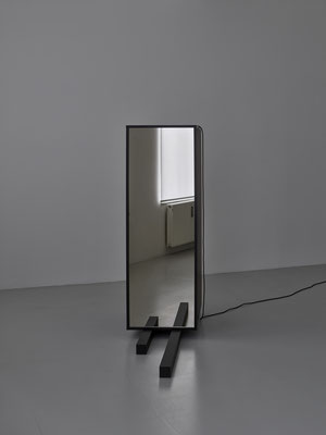 o.T. (I 05-2021) MDF finsa negro matt, unidirectional mirrors 70x50cm, LED hanging lamp, 157x200x54cm