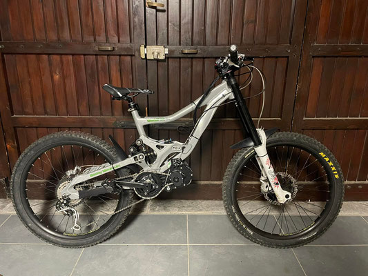 change classic dh bike with electric motor