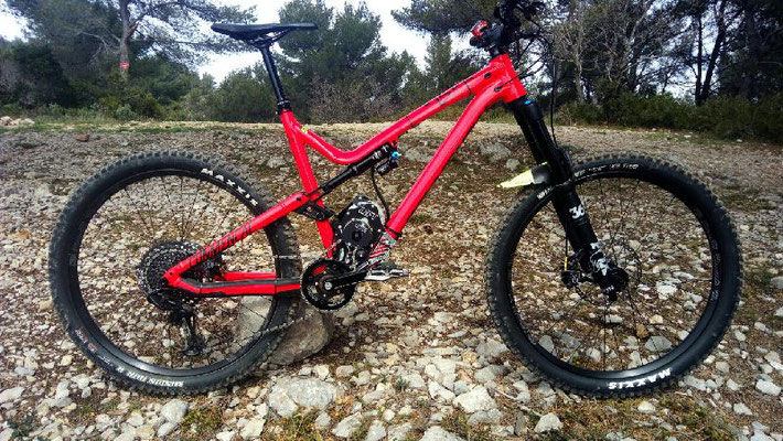 ELECTRIC BIKE COMMENCAL CYCLES
