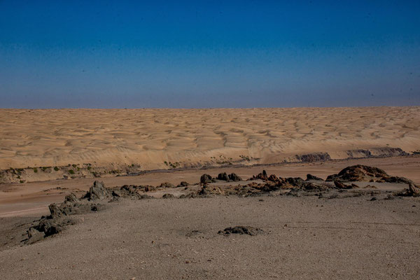 am Foz do Cunene - Blick nach Namibia