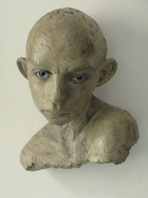 "Junge" 2008, Betonguss, getönt, lebensgroß