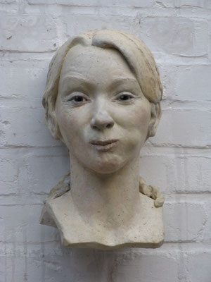 "Dicke Backe" 2008, Betonguss, getönt, lebensgroß