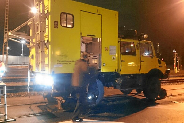 Messfahrt mit 2-Wege-Unimog