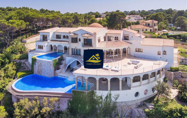 COSTA HOUSES · Imponente Villa de Lujo frente al Mar en Javea  2.300m2 de Casa · 10 dorm · 12 baños · 1a Linea MAR - 12.500.000,00