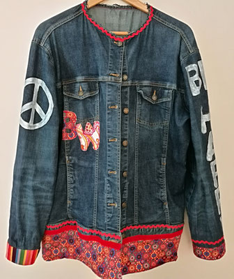 Modell 19, "be happy - life is too short for boring clothes"