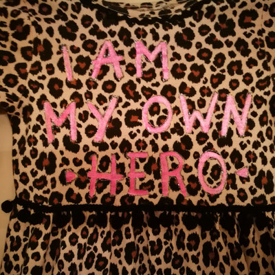 Kleidchen, "I am my one hero", Gr. 6 Jahre