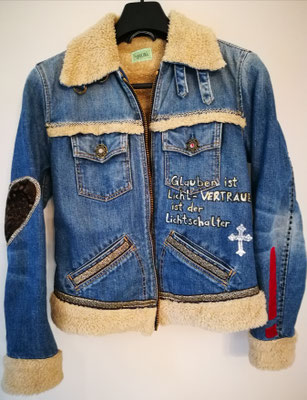 Winter-Jeansjacke "Jesus loves you"