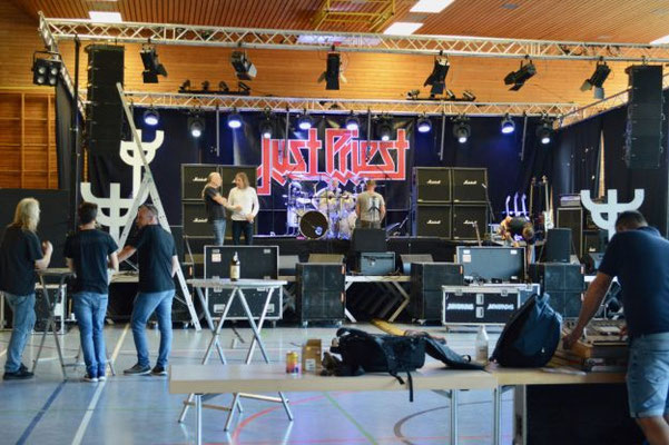 Just Priest beim proben
