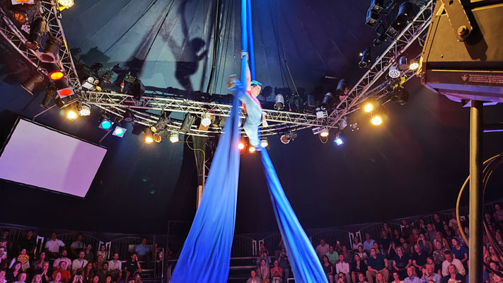 Abends im "Phare, The Cambodian Circus"