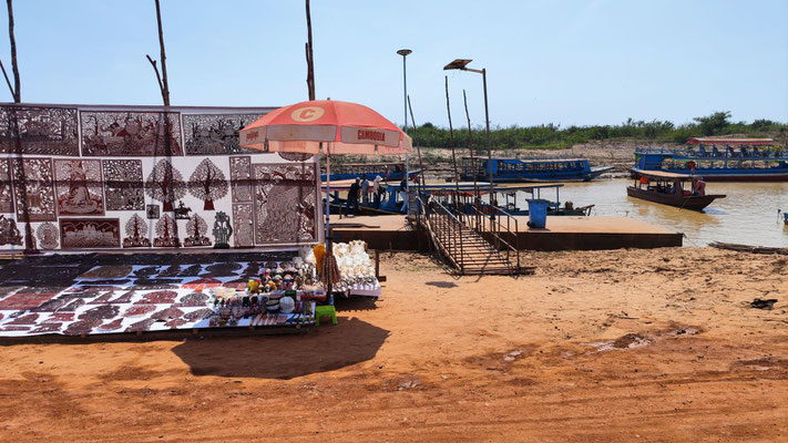 am Tonel-Sap-Fluss im Dorf Kampong Phluk