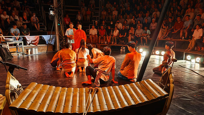 Abends im "Phare, The Cambodian Circus"