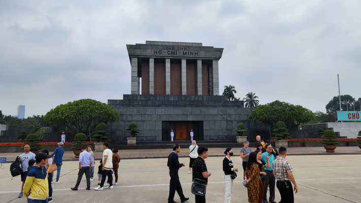 Ho-Chi-Minh-Mausoleum (vietnamesisch Lăng Chủ tịch Hồ Chí Minh)