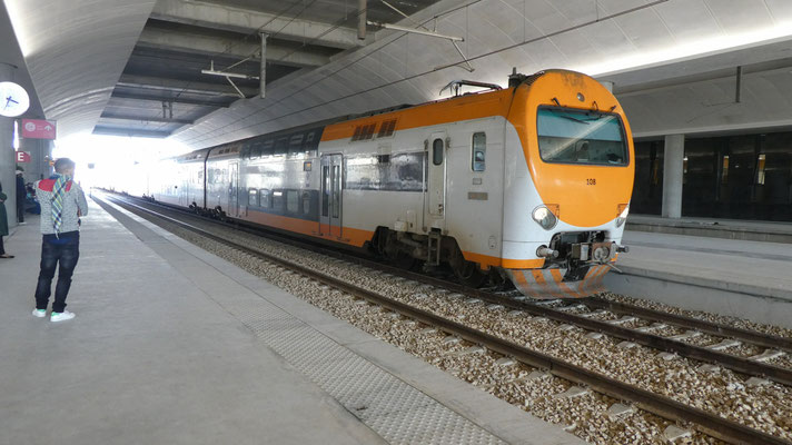 im neuen Bahnhof "Gare Rabat Agdal"...  2018