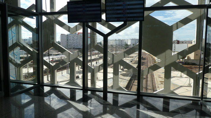 Der neue Bahnhof "Gare Rabat Agdal" von innen...  2018