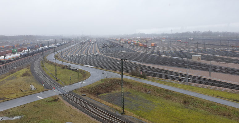 Deutschlands größter Rangierbahnhof in Maschen, bei Hamburg