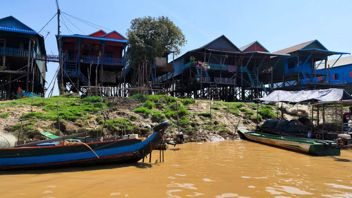 am Tonel-Sap-Fluss im Dorf Kampong Phluk