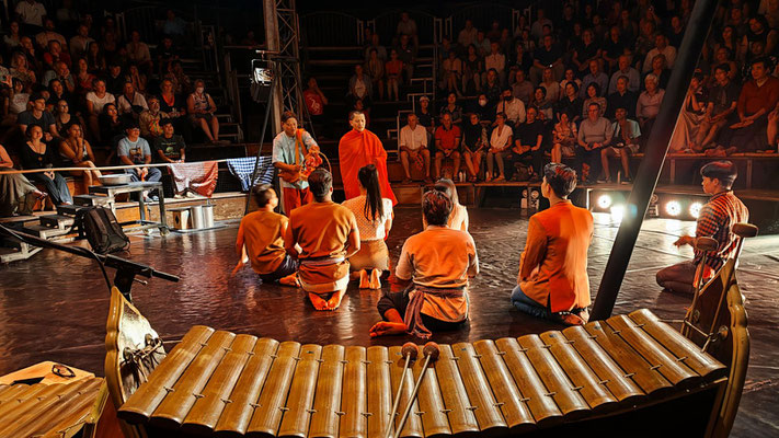 Abends im "Phare, The Cambodian Circus"