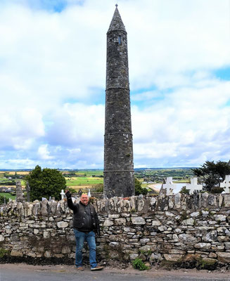 am Ardmore Round Tower