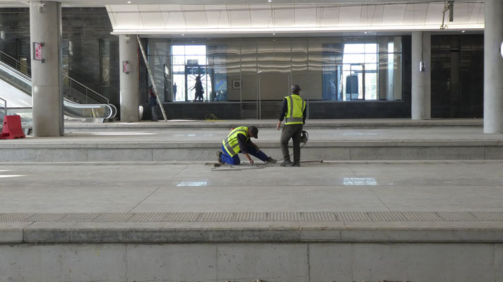 im neuen Bahnhof "Gare de Rabat Agdal"...  2018