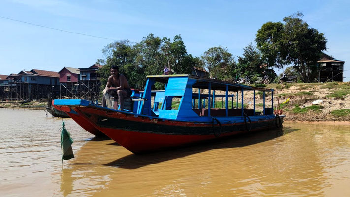 am Tonel-Sap-Fluss im Dorf Kampong Phluk
