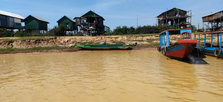 am Tonel-Sap-Fluss im Dorf Kampong Phluk