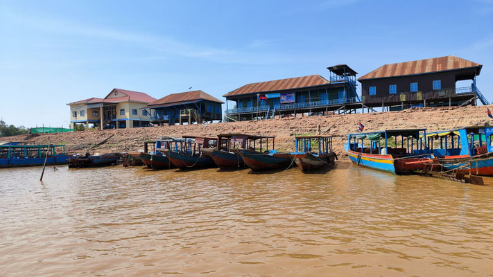 am Tonel-Sap-Fluss im Dorf Kampong Phluk