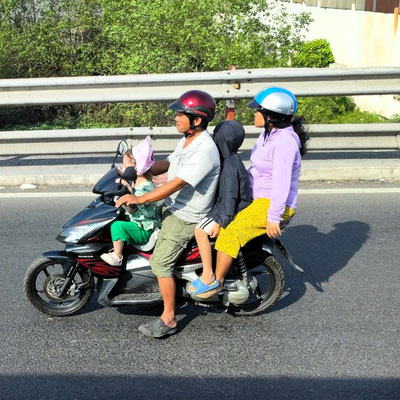 vom Bus aus gesehen als wir in Richtung Mekong-Delta fuhren