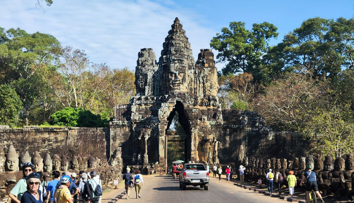 eine Fahrradtour nach Angkor Thom, am Südtor