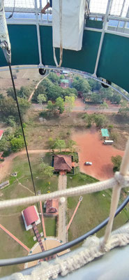 eine Balonfahrt hoch über Angkor Wat