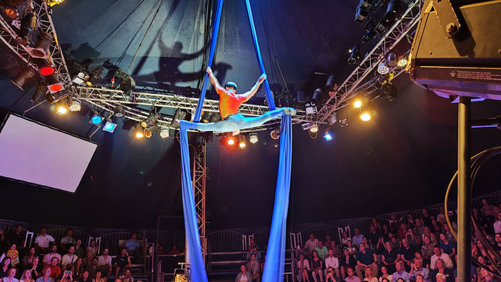 Abends im "Phare, The Cambodian Circus"