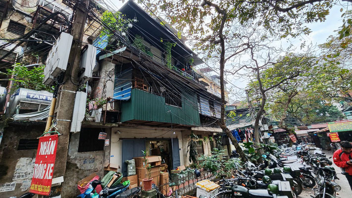 auf einer rasanten Moped-Tour durch Hanoi