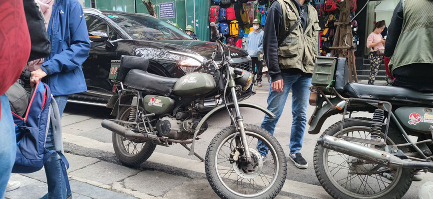 auf einer rasanten Moped-Tour durch Hanoi