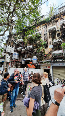auf einer rasanten Moped-Tour durch Hanoi