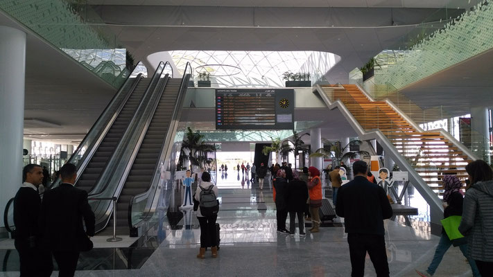 Der neue Bahnhof "Gare Rabat Agdal" von innen...  2018