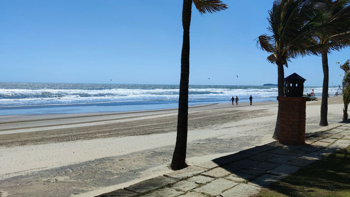 der Strand vom Pandanus Resort