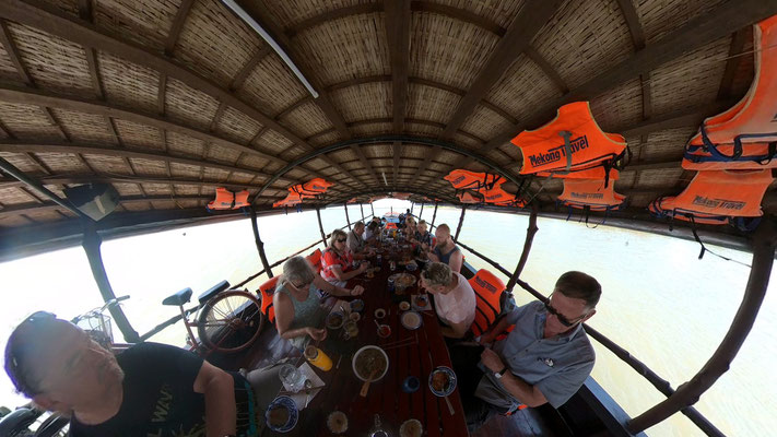 beim Lunch auf unserem Mekong-Boot