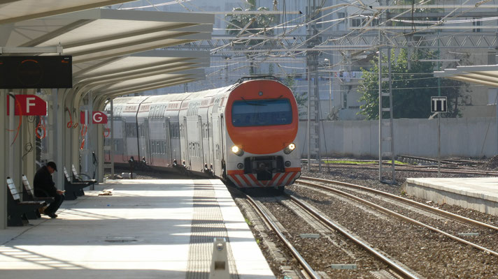 im neuen Bahnhof "Gare Rabat Agdal"...  2018