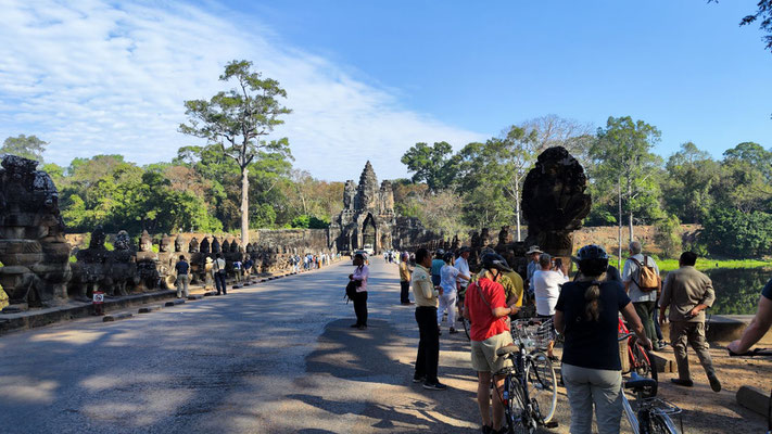 eine Fahrradtour nach Angkor Thom, am Südtor