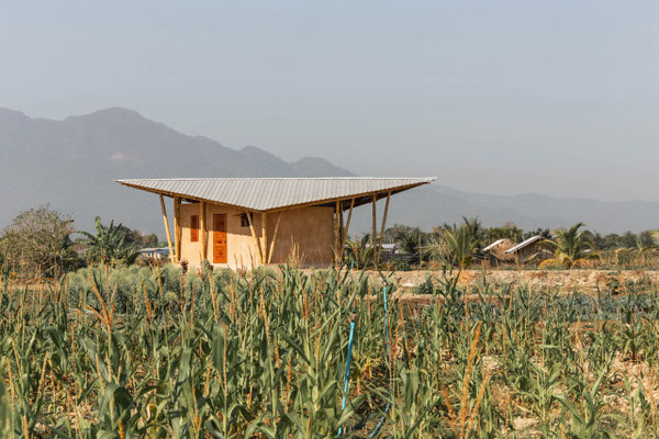 basehabitat Kunstuniversität linz. baan doi guesthouse Thailand. earthern ecological clay architecture.