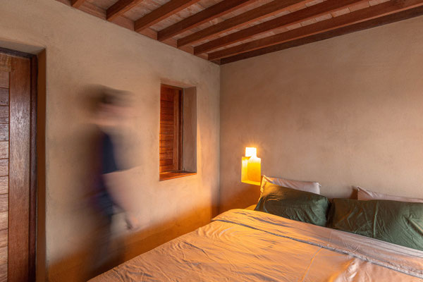 basehabitat Kunstuniversität linz. baan doi guesthouse Thailand. earthern ecological clay architecture.