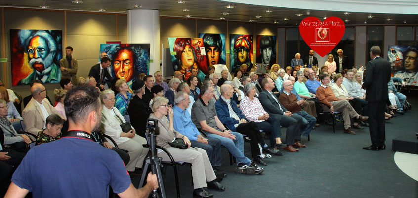 Acrylbilder des Künstlers Bernd Lehmann in der Deutschen Bank