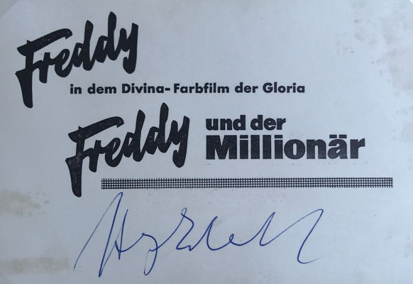 Autogrammkarte von Freddy Quinn, Rückseitig mit Werbung für den Film "Freddy und der Millionär" von Heinz Erhardt original signiert