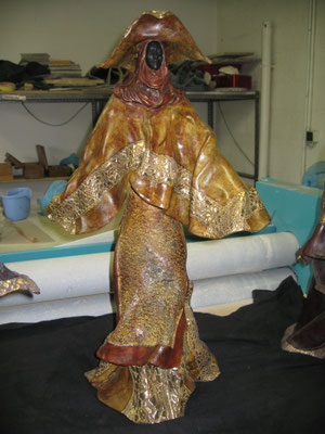 FEMME AUX POMPONS FONDERIE DELVAL  5/8  VENDU   possibilité commande,  laque possible