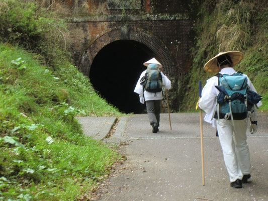 確か歴史に富む熊井トンネル。ＡＭ11：30ころ