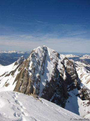 Vue du sommet côté ouest avec la Dent du Signal.